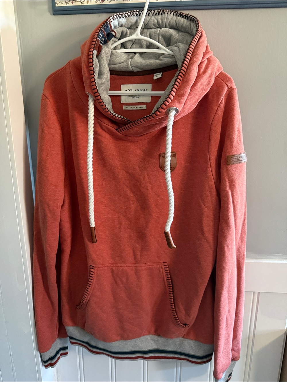 Wanakome Red Pullover Hoodie Sweatshirt